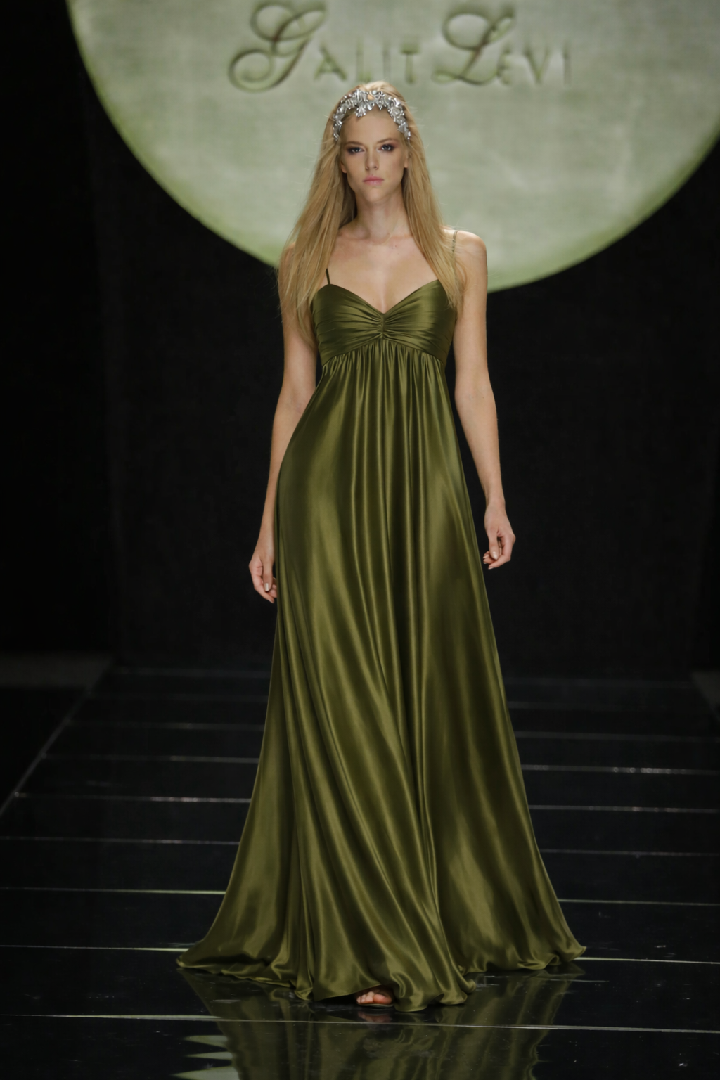 STRAPLESS OLIVE GOWN